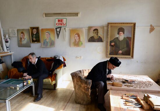 Crafts artists in Chechen Republic