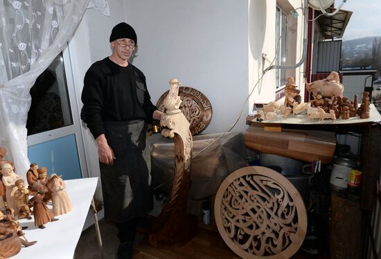 Crafts artists in Chechen Republic