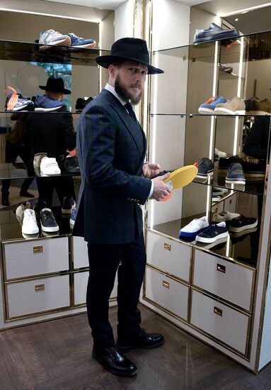 Cocktail party marks Alberto Guardiani boutique opening