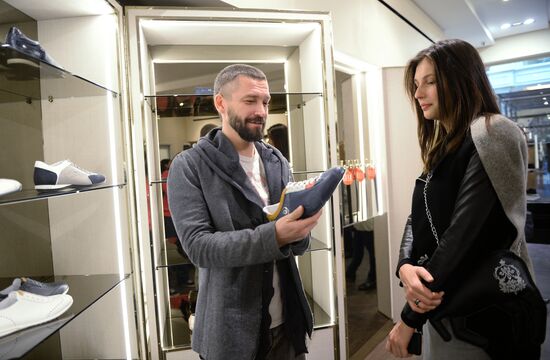 Cocktail party marks Alberto Guardiani boutique opening