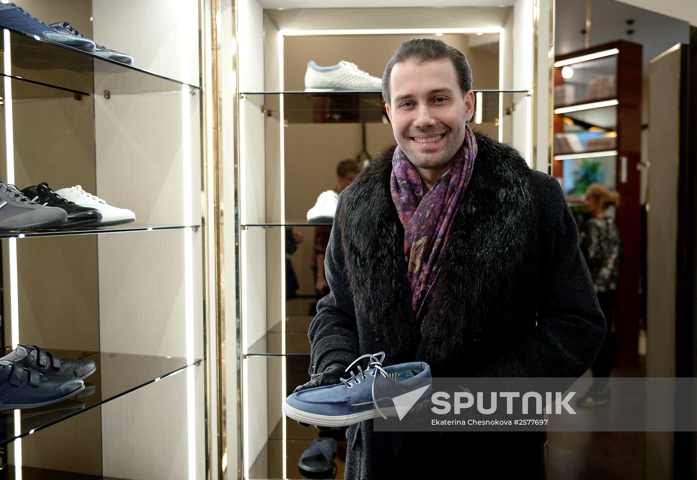Cocktail party marks Alberto Guardiani boutique opening