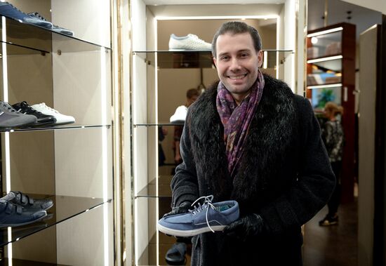 Cocktail party marks Alberto Guardiani boutique opening