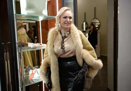 Cocktail party marks Alberto Guardiani boutique opening