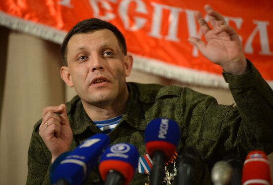 Iosif Kobzon gives concert in Donetsk