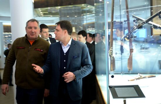Dmitry Rogozin opens new exhibition at the Tula State Museum of Weapons
