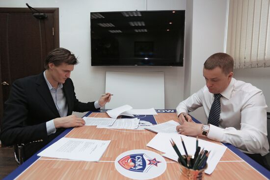 Basketball player Andrei Kirilenko signs a contract with PBC CSKA