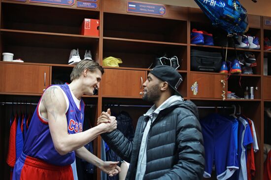 Basketball player Andrei Kirilenko signs a contract with PBC CSKA