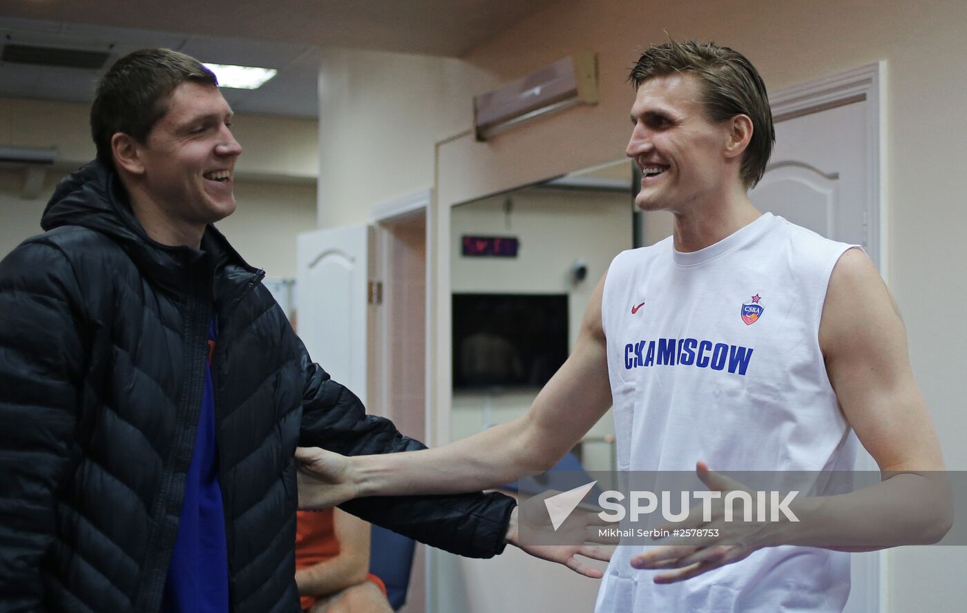 Basketball player Andrei Kirilenko signs a contract with PBC CSKA