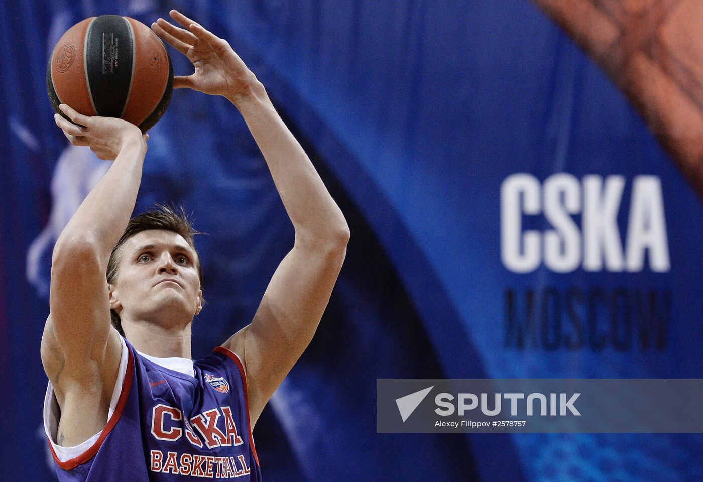 Basketball player Andrei Kirilenko signs a contract with PBC CSKA