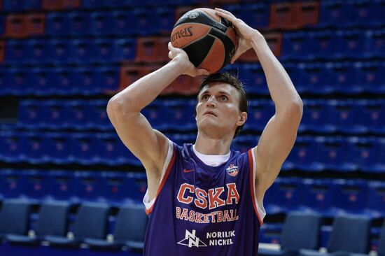 Basketball player Andrei Kirilenko signs a contract with PBC CSKA