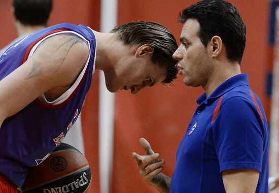 Basketball player Andrei Kirilenko signs a contract with PBC CSKA