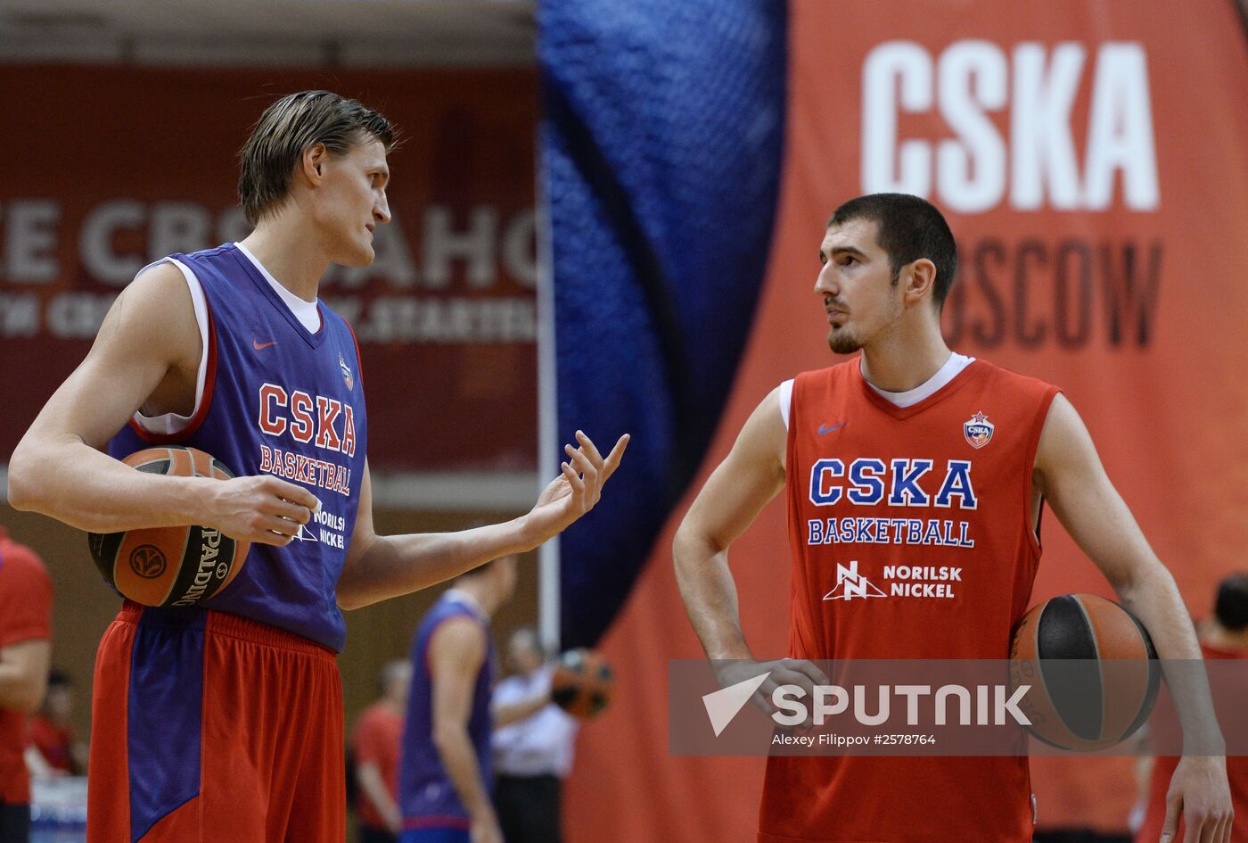 Basketball player Andrei Kirilenko signs a contract with PBC CSKA