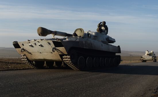 DPR withdraws heavy military equipment from Donetsk Region