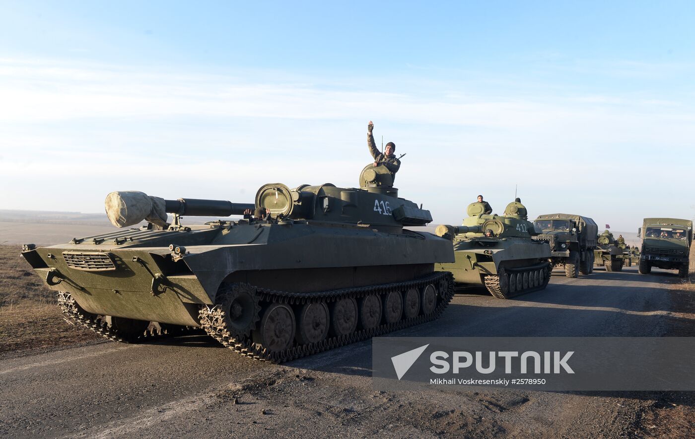DPR withdraws heavy military equipment from Donetsk Region