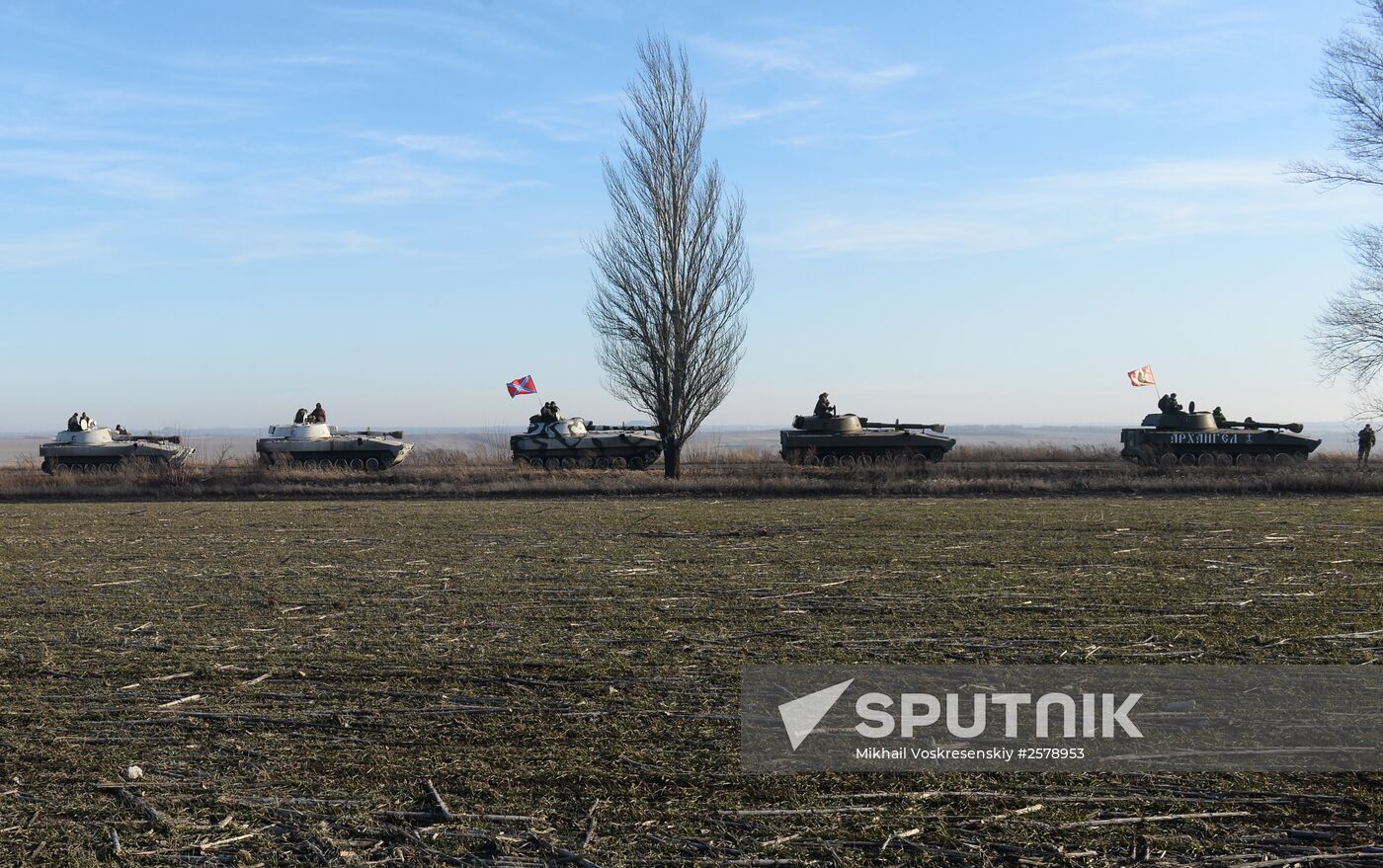 DPR withdraws heavy military equipment from Donetsk Region