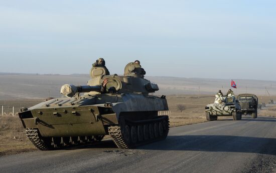 DPR withdraws heavy military equipment from Donetsk Region