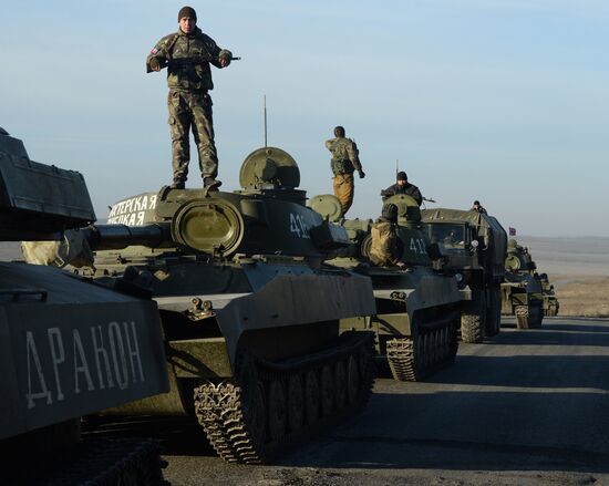 DPR withdraws heavy military equipment from Donetsk Region