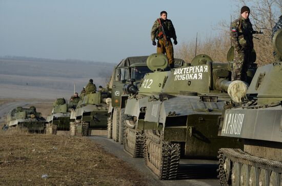 DPR withdraws heavy military equipment from Donetsk Region