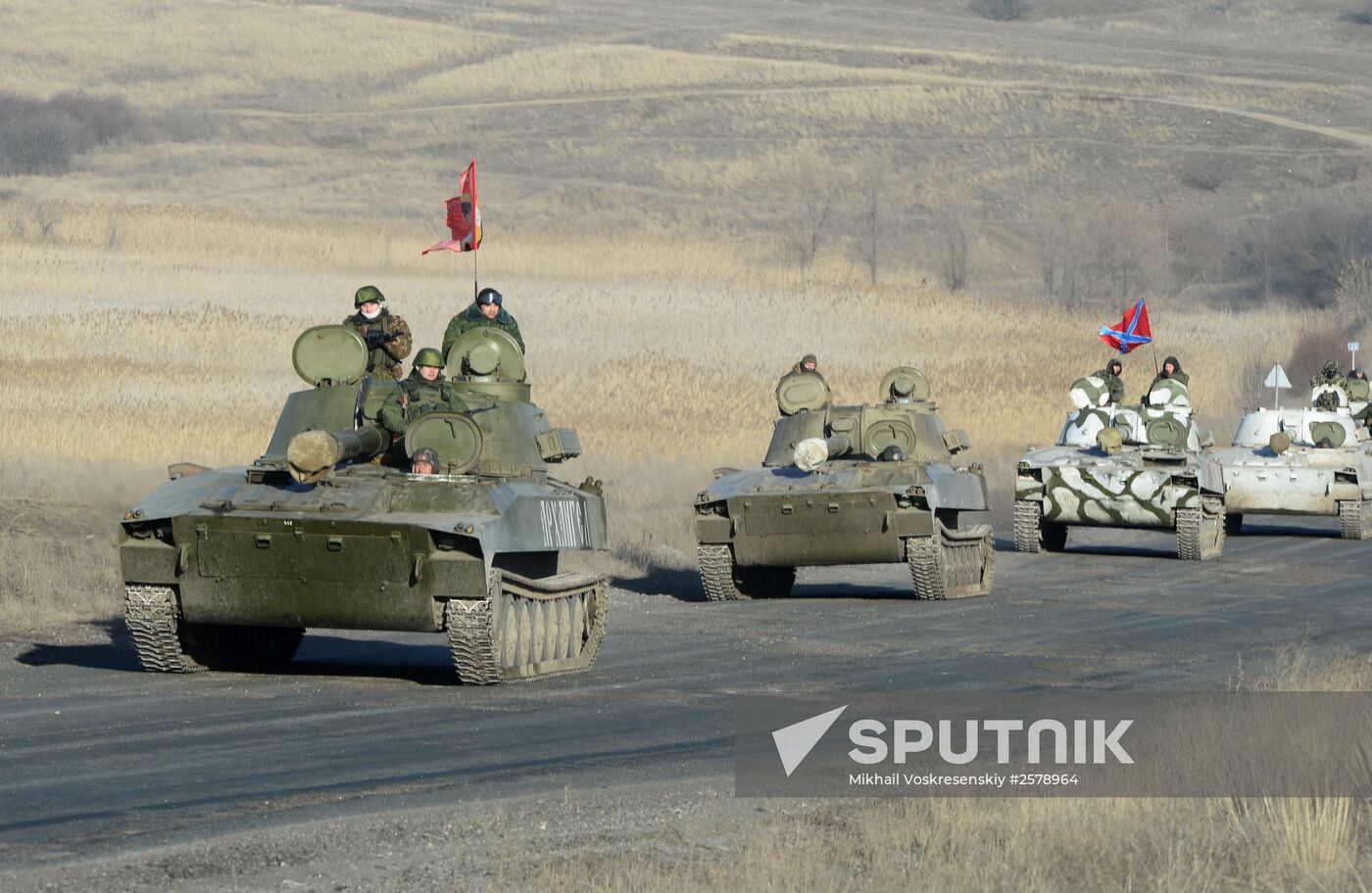 DPR withdraws heavy military equipment from Donetsk Region