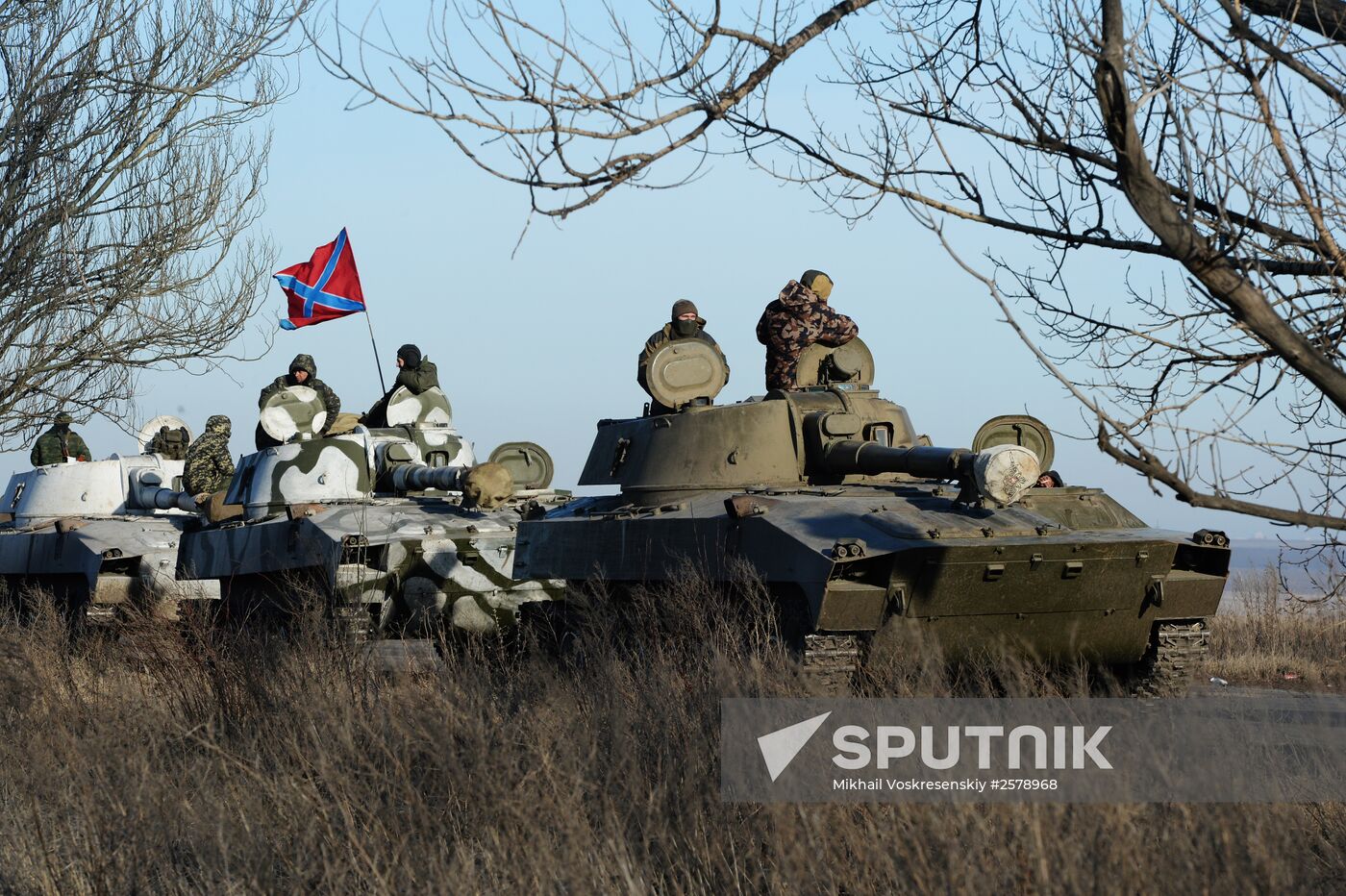 DPR withdraws heavy military equipment from Donetsk Region