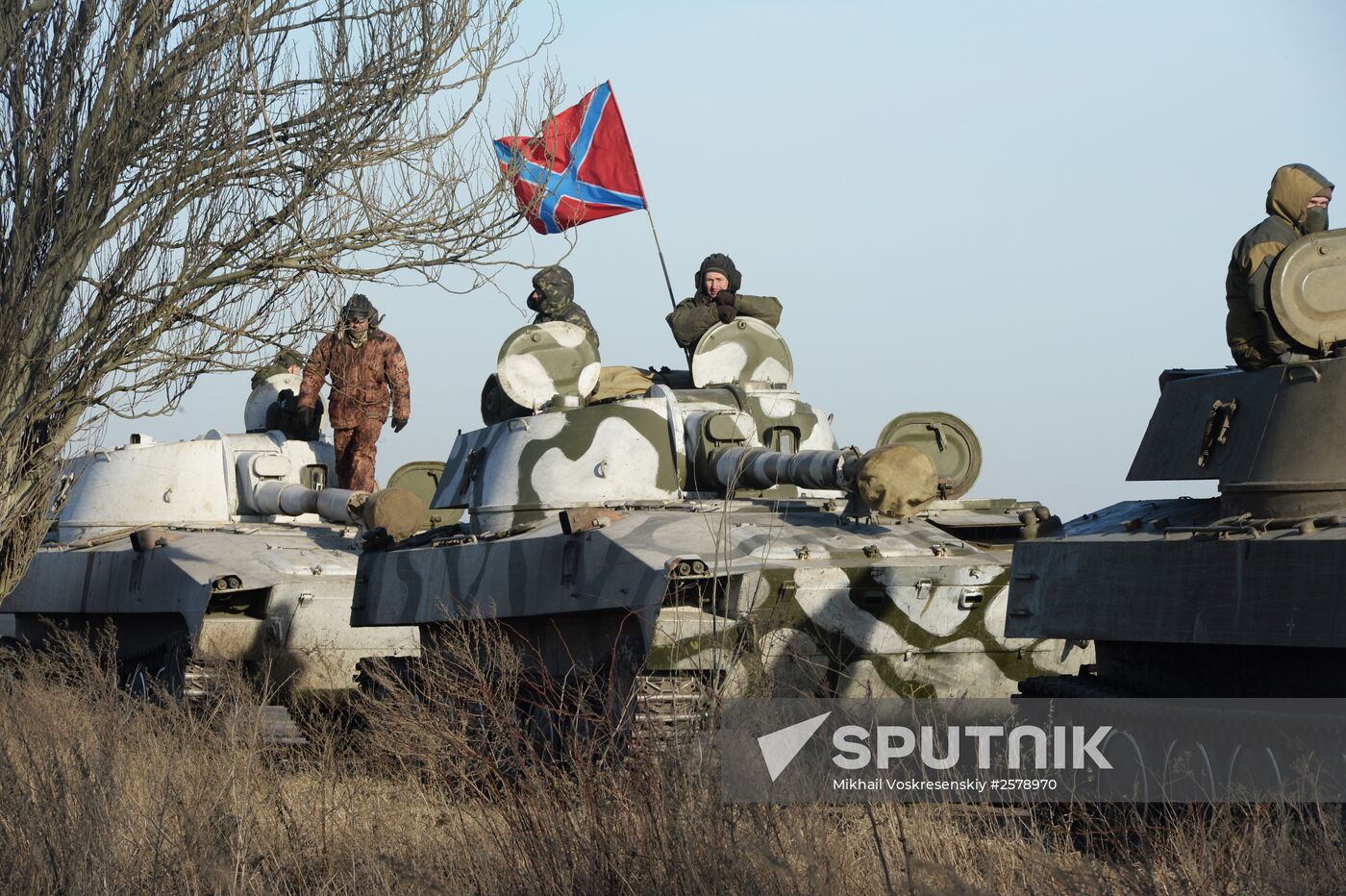 DPR withdraws heavy military equipment from Donetsk Region