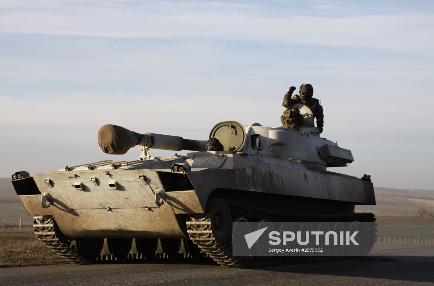 DPR withdraws heavy military equipment from Donetsk Region