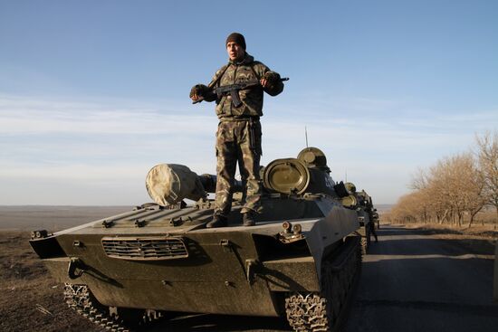 DPR withdraws heavy military equipment from Donetsk Region