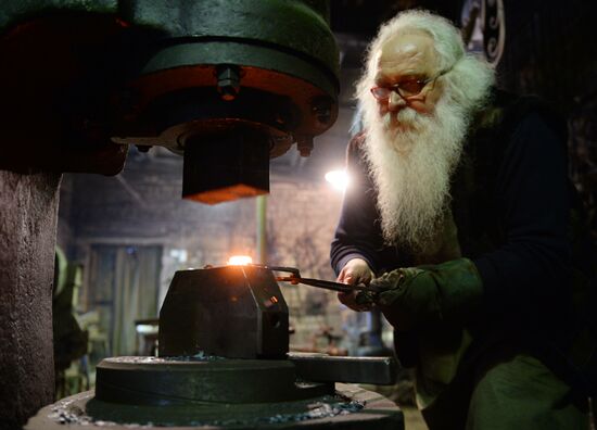 Ural blacksmith Alexander Lysyakov