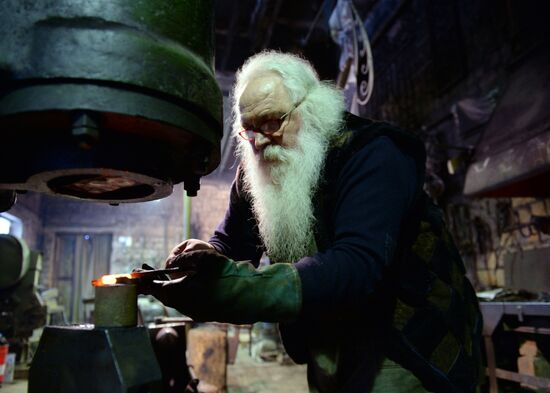 Ural blacksmith Alexander Lysyakov