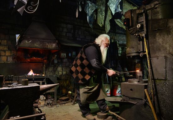 Ural blacksmith Alexander Lysyakov