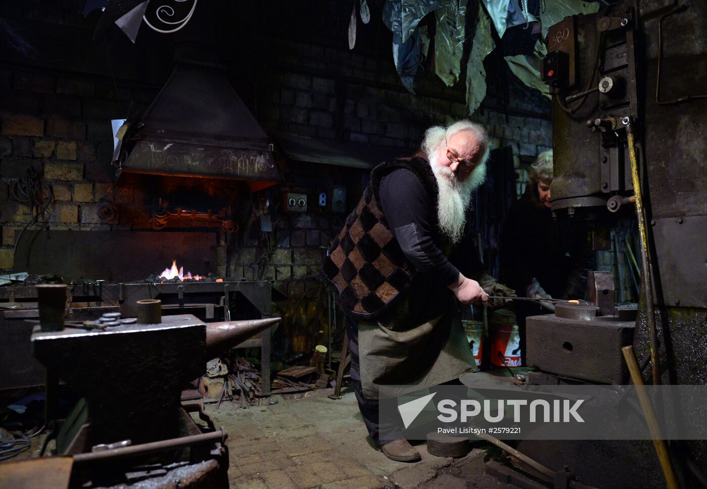 Ural blacksmith Alexander Lysyakov