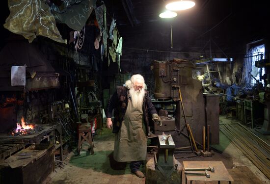 Ural blacksmith Alexander Lysyakov