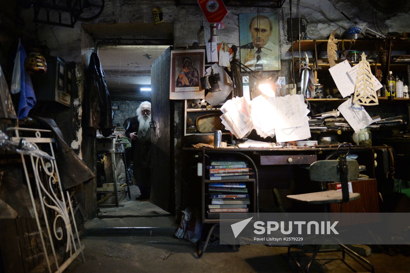 Ural blacksmith Alexander Lysyakov