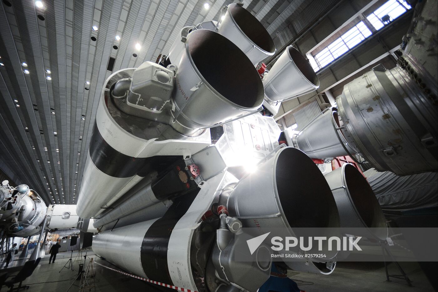 Assembling Proton carrier rockets at Khrunichev Center