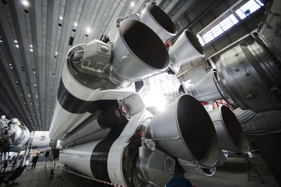 Assembling Proton carrier rockets at Khrunichev Center
