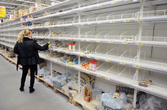 Hype at grocery stores in Lviv