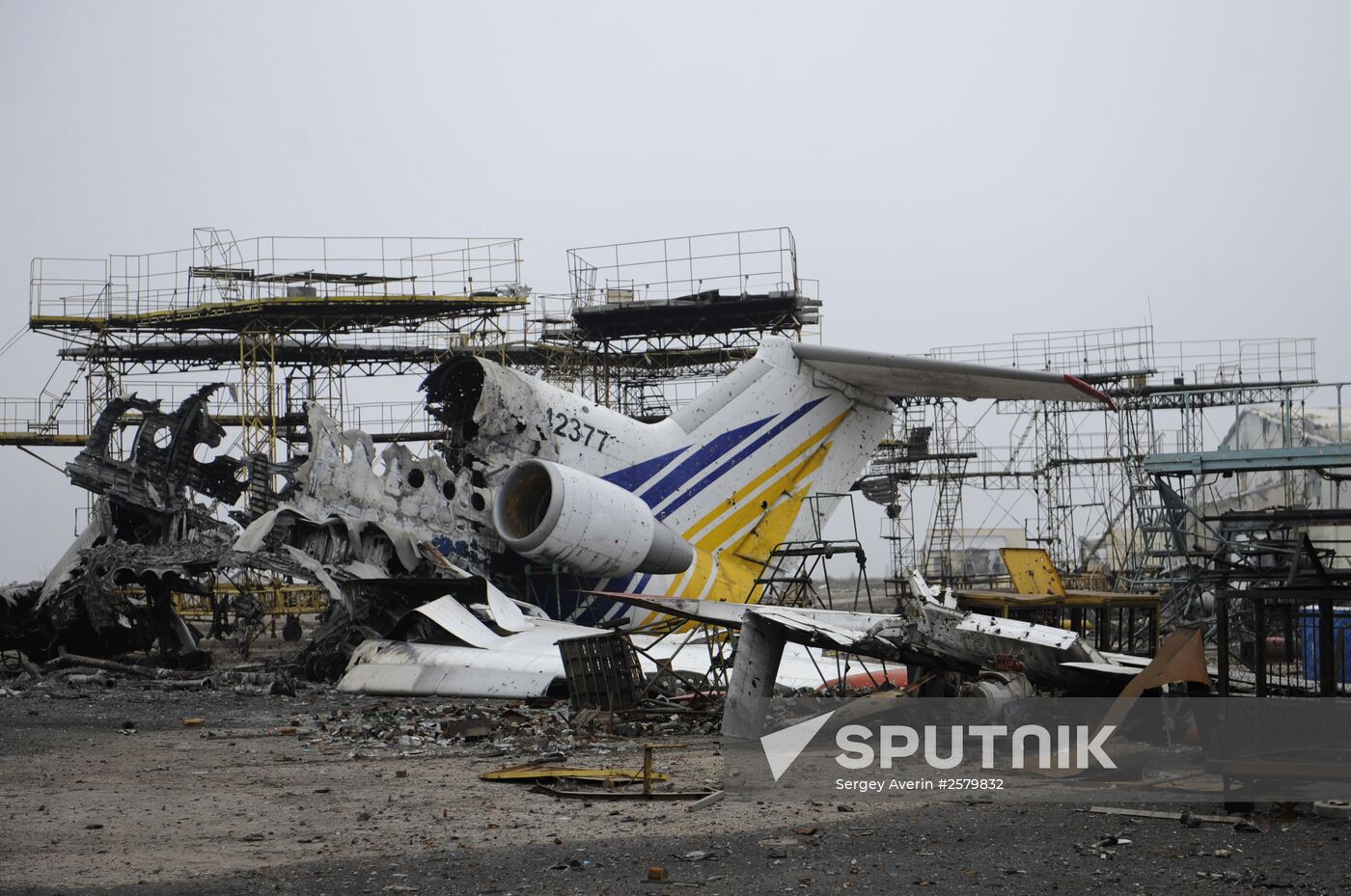 Debris cleared at Donetsk airport