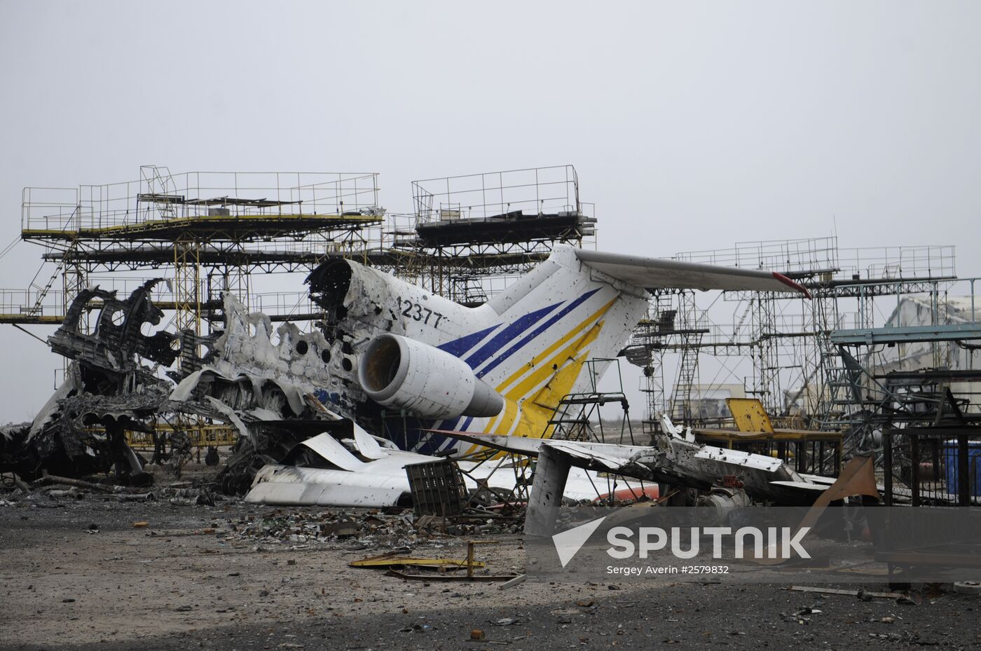 Debris cleared at Donetsk airport