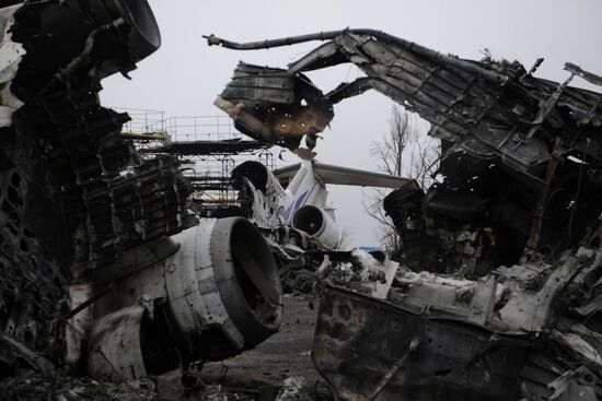 Debris cleared at Donetsk airport
