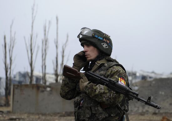 Debris cleared at Donetsk airport