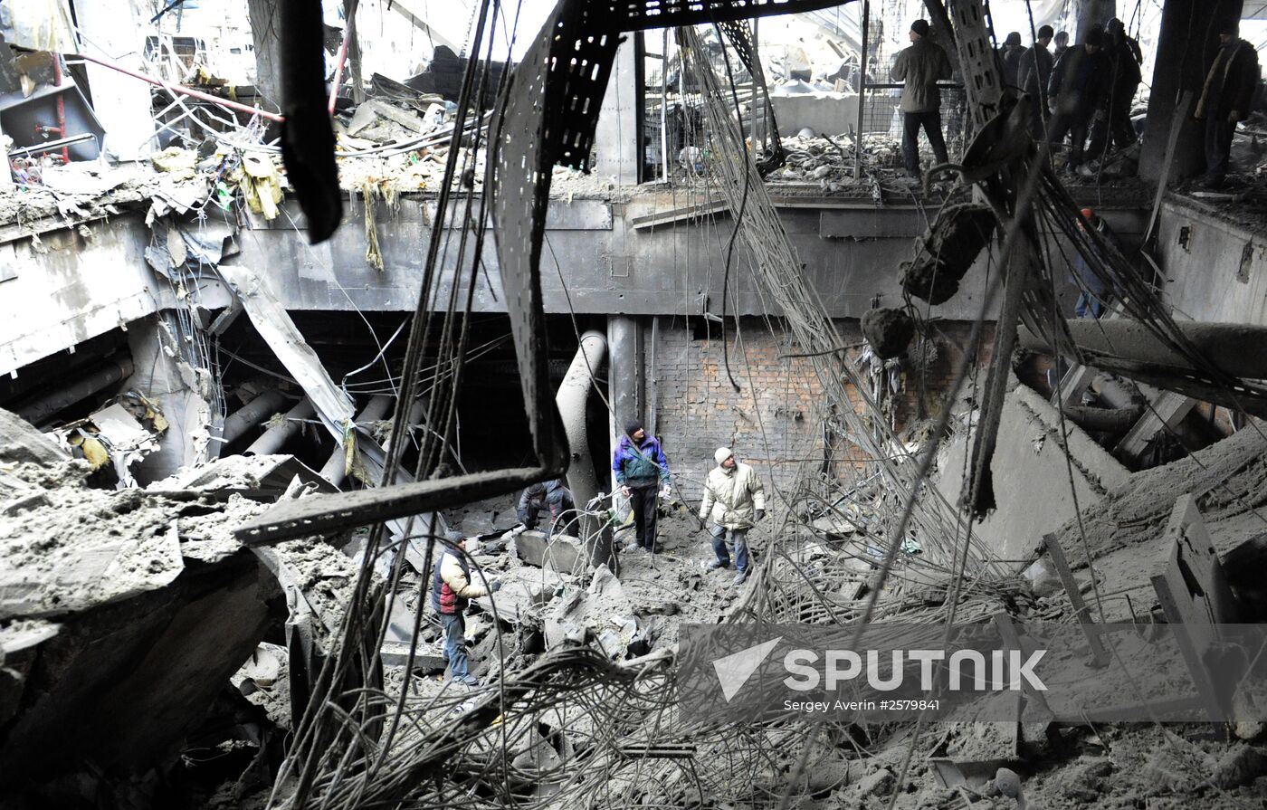 Debris cleared at Donetsk airport