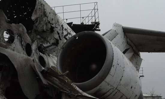 Debris cleared at Donetsk airport