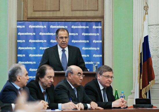 Sergei Lavrov meets with students and faculty of Diplomatic Academy