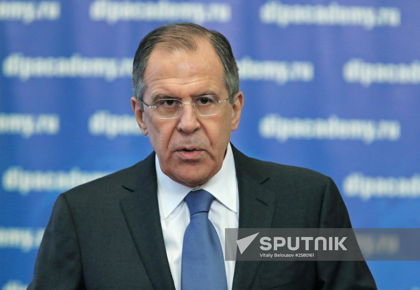 Sergei Lavrov meets with students and faculty of Diplomatic Academy
