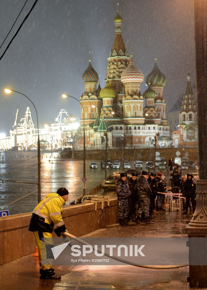 Boris Nemtsov shot dead in central Moscow