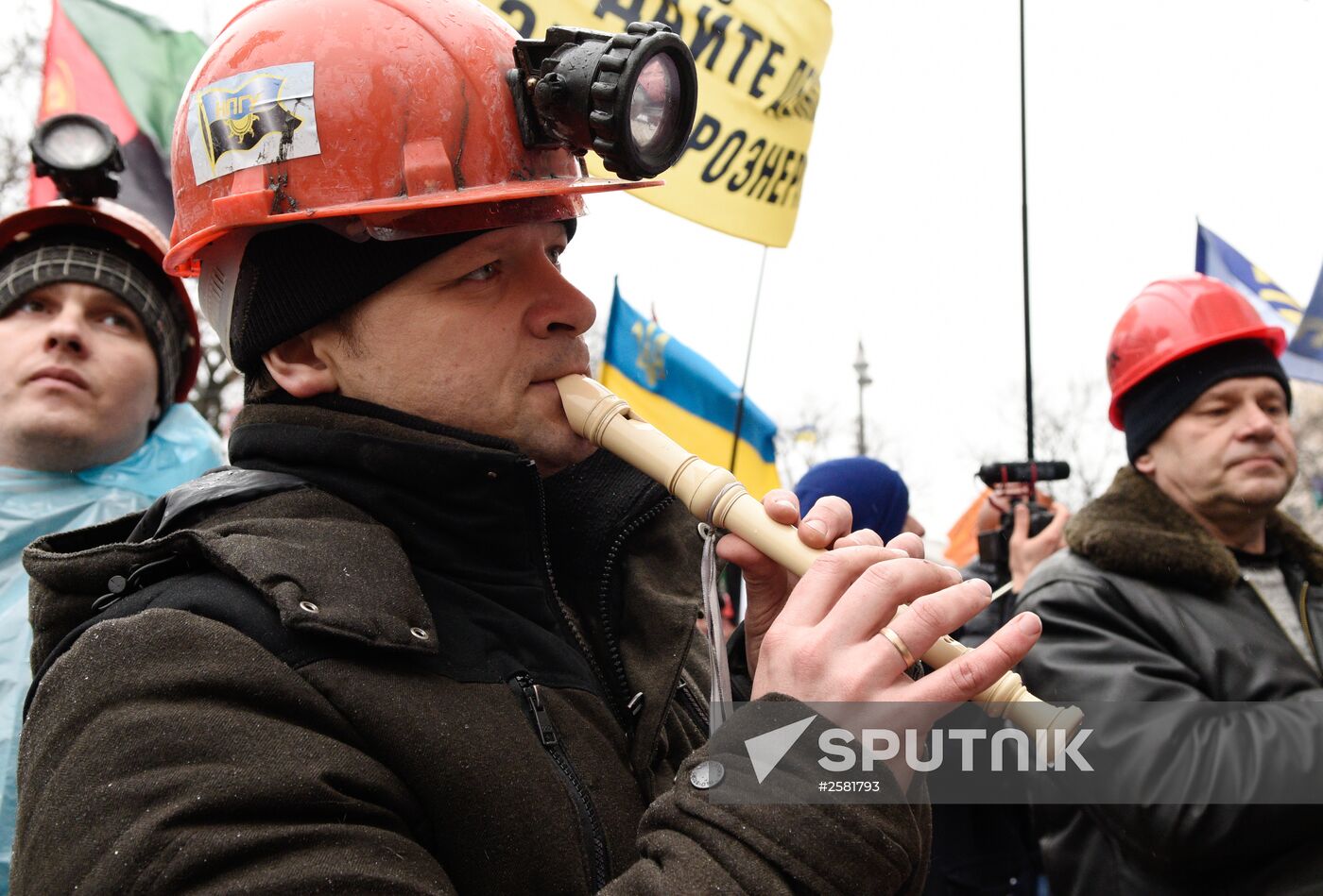 Miners hold protest rally in Kiev