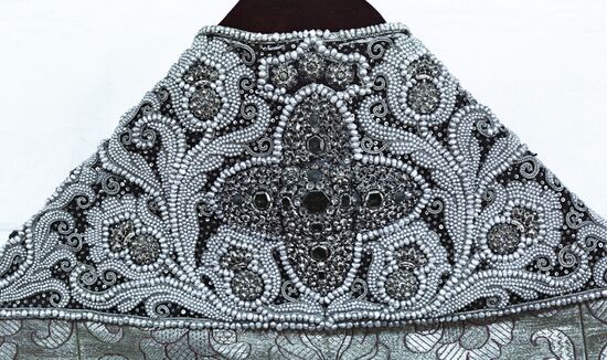 Phaelonion neck piece