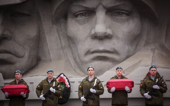 Remains of soldiers who died in Great Patriotic War are reburied in Ukraine