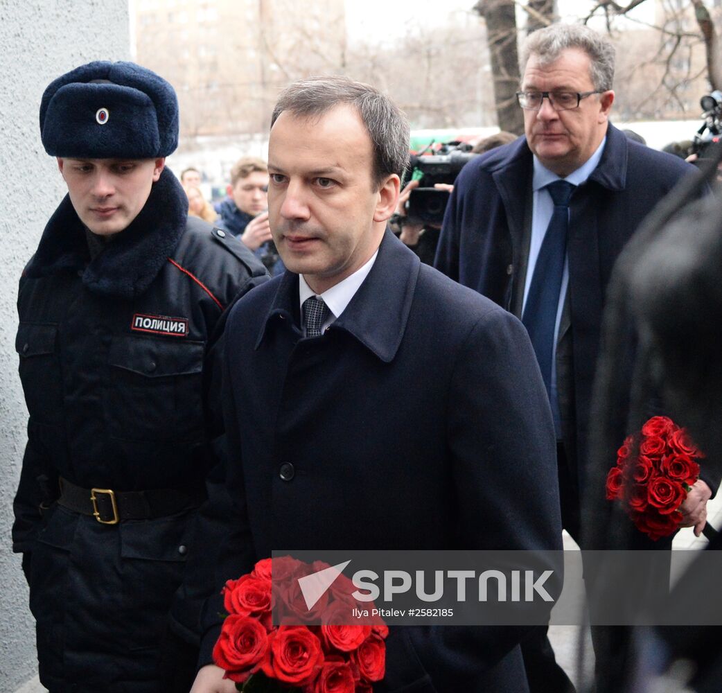 Paying last respects to politician Boris Nemtsov in Moscow