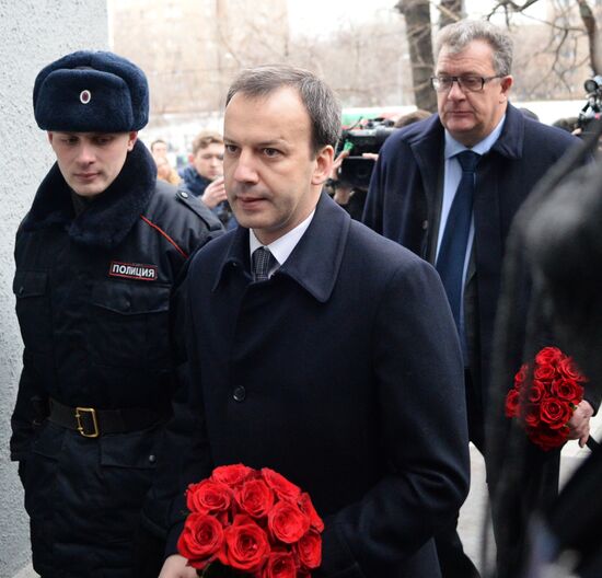 Paying last respects to politician Boris Nemtsov in Moscow